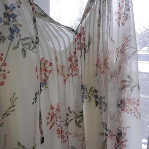 Floral white creme blouse